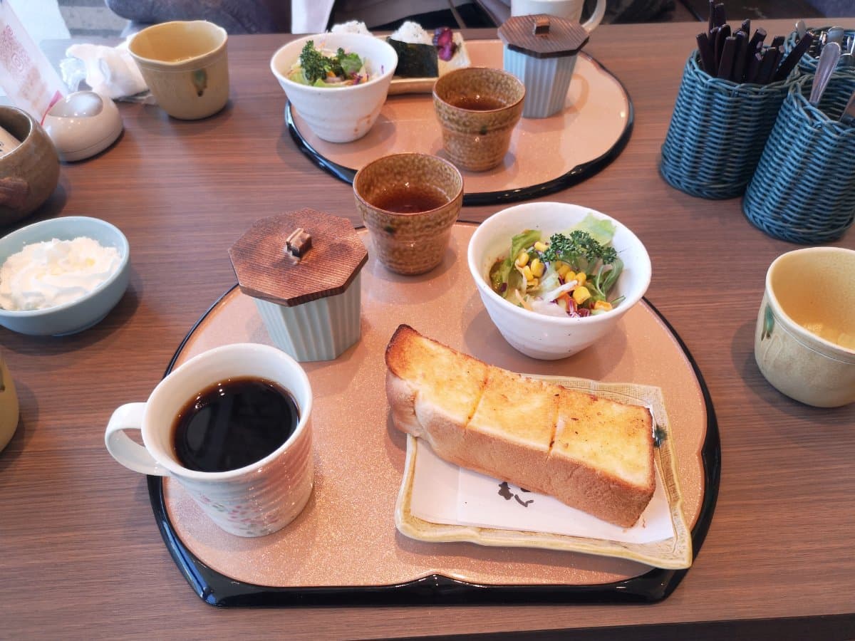 コーヒー(朝は選べるモーニングサービス付)